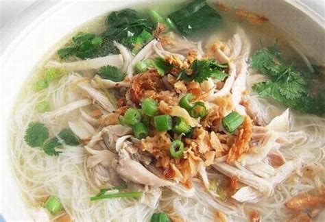  ก๋วยเตี๋ยวเนื้อตุ๋นยืนนาน สุดยอดความหอมหวานของน้ำซุปและเนื้อที่ละลายในปาก!